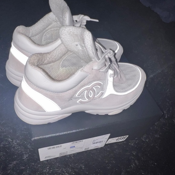 100% AUTHENTIC SUEDE CHANEL SNEAKERS SIZE 38 - Picture 2 of 9